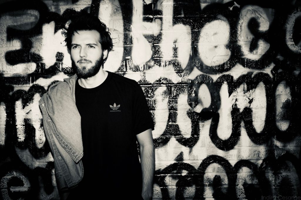 Guy Burnet Official Website